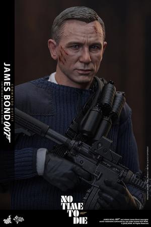 Hot Toys James Bond